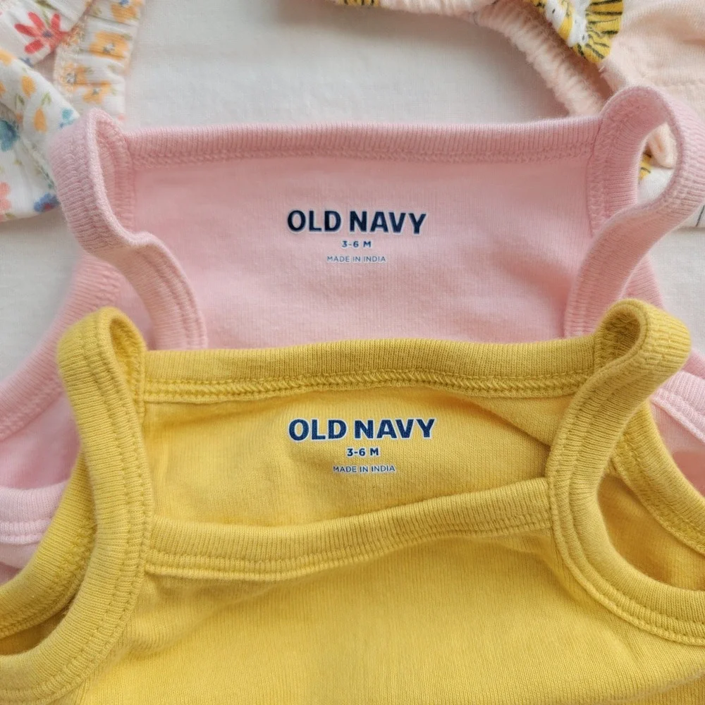Old Navy Baby Girl 5pc Lot Bodysuits Dress Floral Lion Pink Yellow Green 0-6M